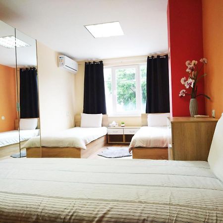 Roma Hostel Varna ภายนอก รูปภาพ