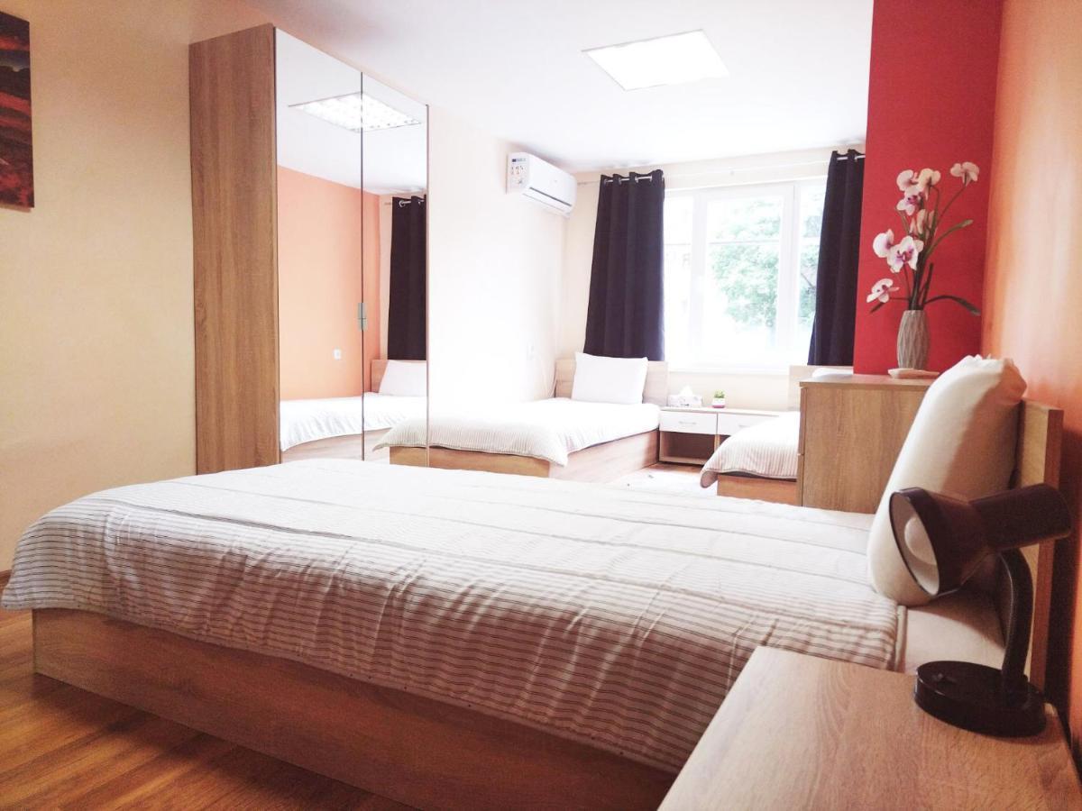 Roma Hostel Varna ภายนอก รูปภาพ