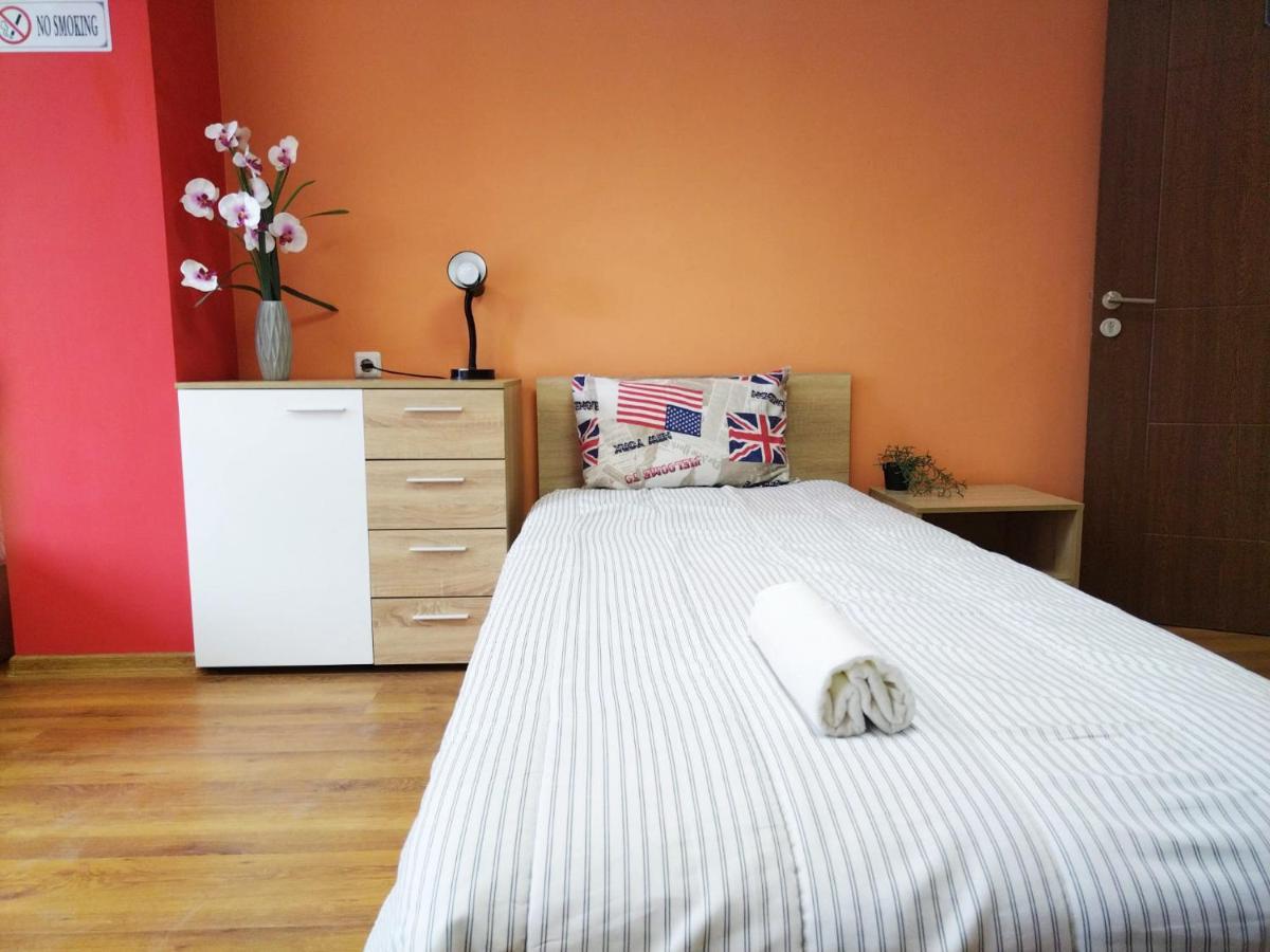 Roma Hostel Varna ภายนอก รูปภาพ