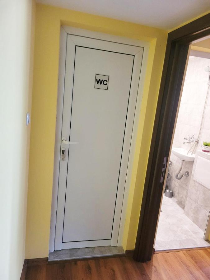 Roma Hostel Varna ภายนอก รูปภาพ