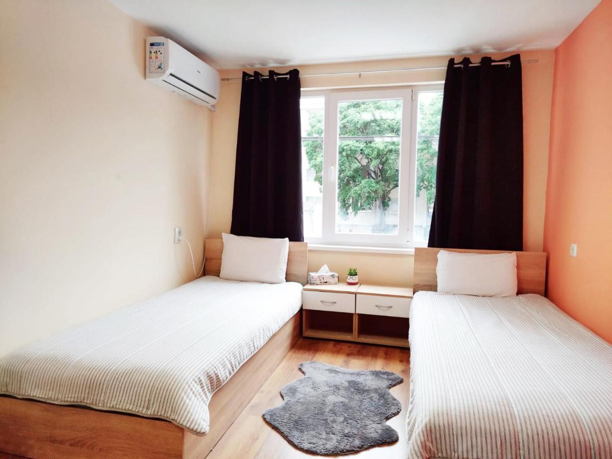 Roma Hostel Varna ภายนอก รูปภาพ