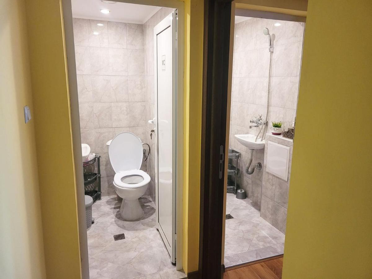 Roma Hostel Varna ภายนอก รูปภาพ