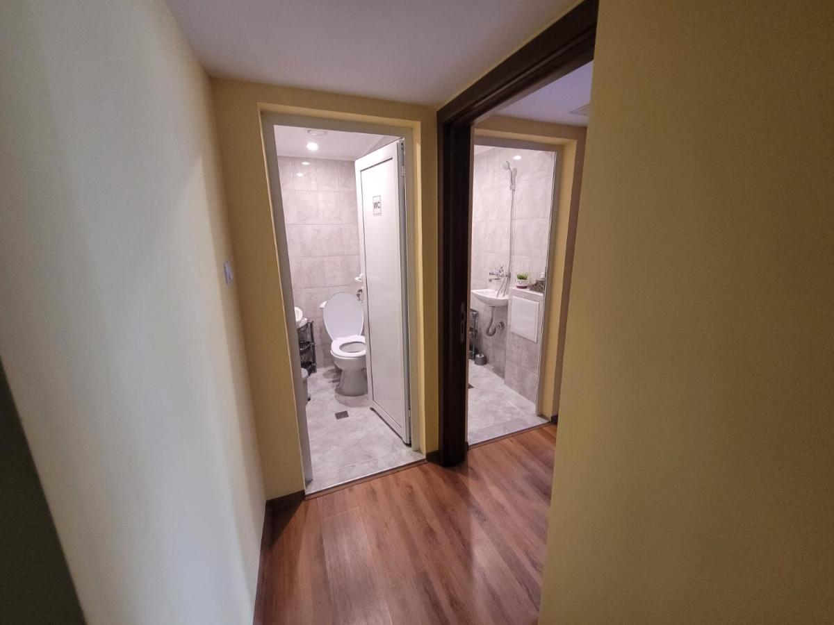Roma Hostel Varna ภายนอก รูปภาพ