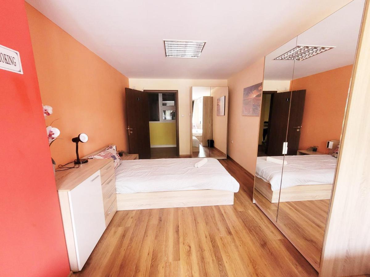 Roma Hostel Varna ภายนอก รูปภาพ