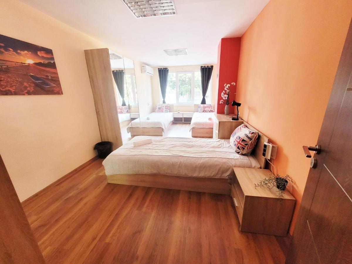 Roma Hostel Varna ภายนอก รูปภาพ