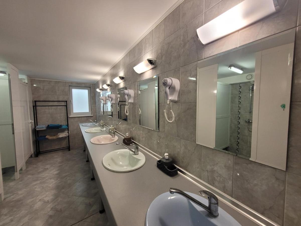 Roma Hostel Varna ภายนอก รูปภาพ