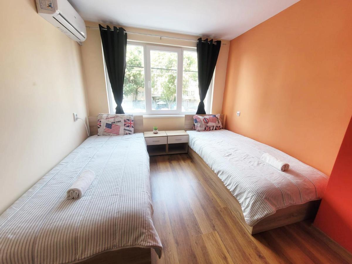 Roma Hostel Varna ภายนอก รูปภาพ