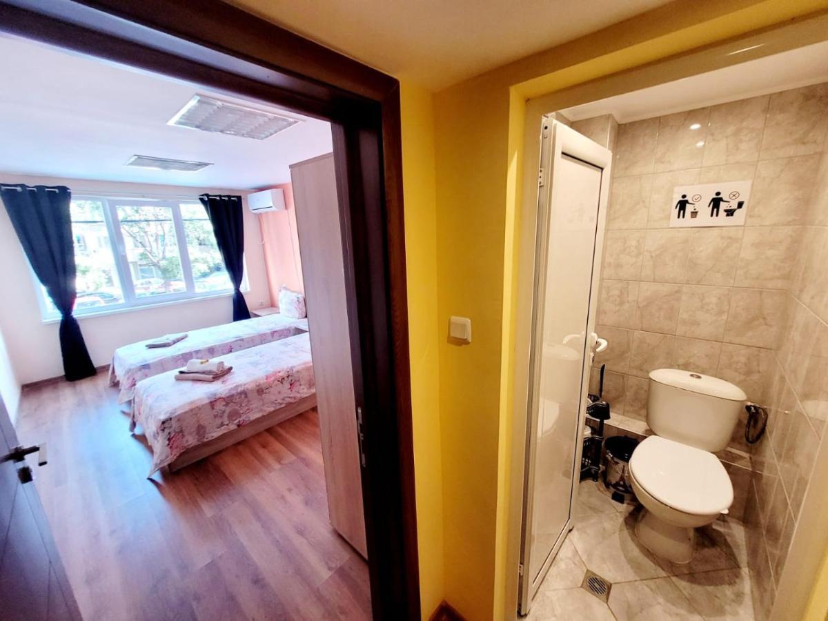 Roma Hostel Varna ภายนอก รูปภาพ