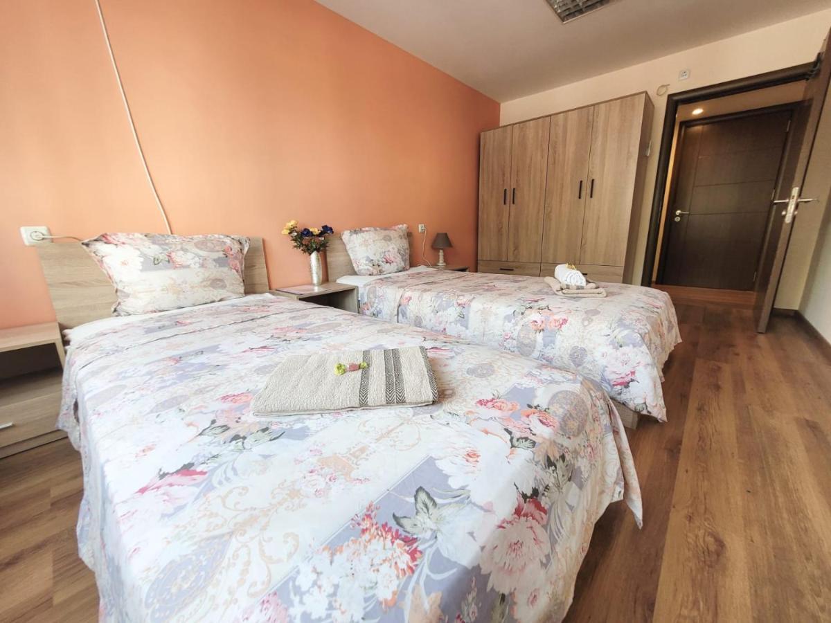 Roma Hostel Varna ภายนอก รูปภาพ