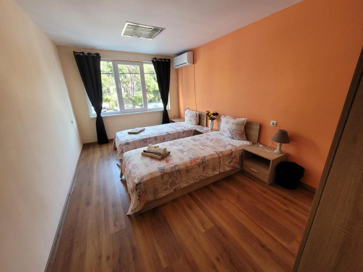 Roma Hostel Varna ภายนอก รูปภาพ