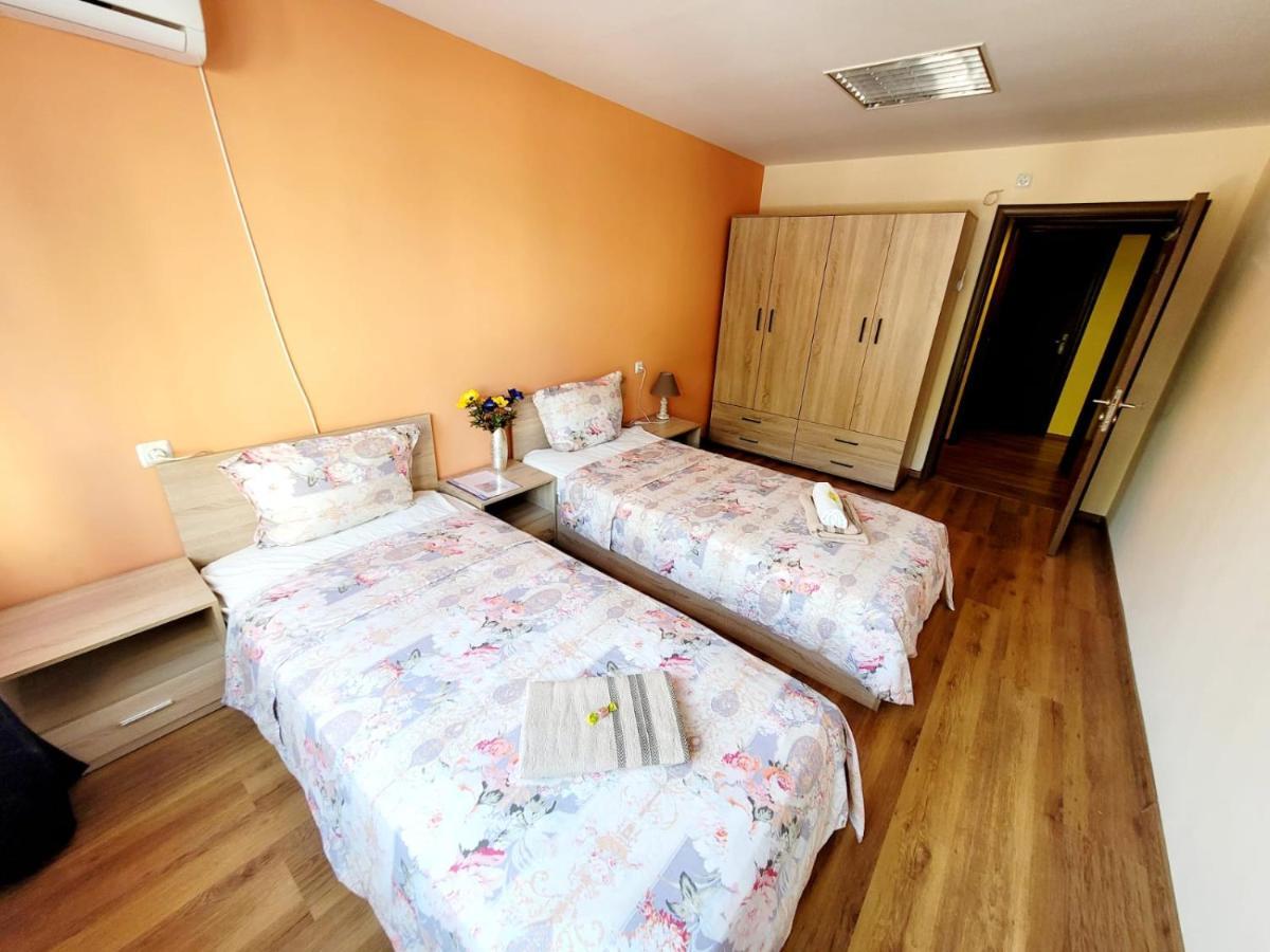 Roma Hostel Varna ภายนอก รูปภาพ